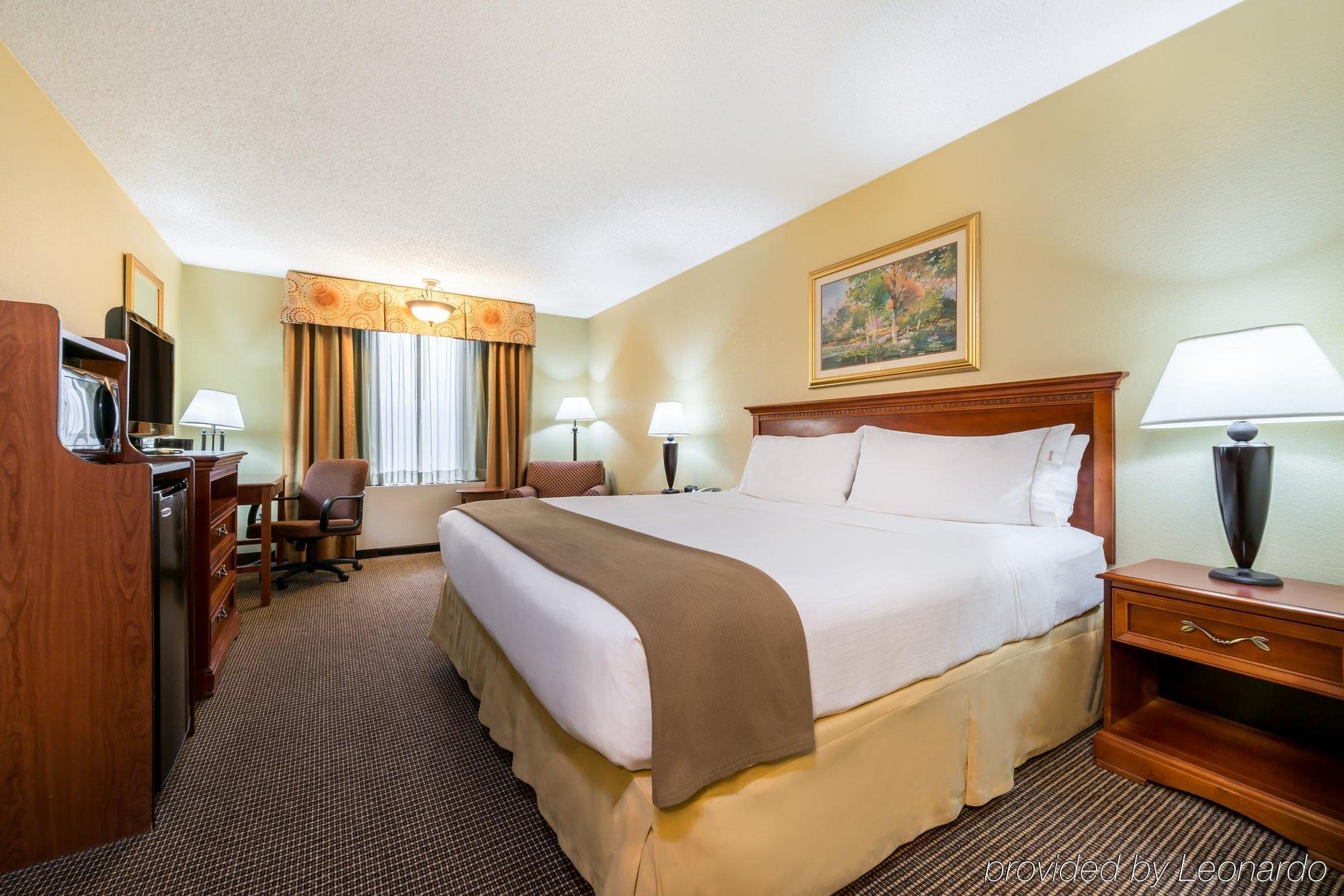 Holiday Inn Express Atlanta Airport-College Park By Ihg Exterior photo